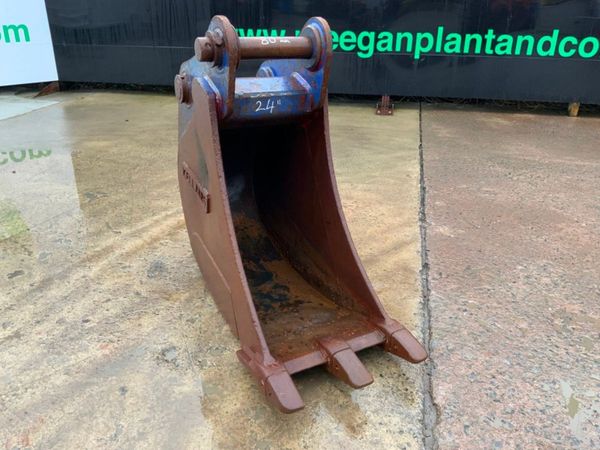 24" DIGGING BUCKET....80mm PINS........974. 328630584