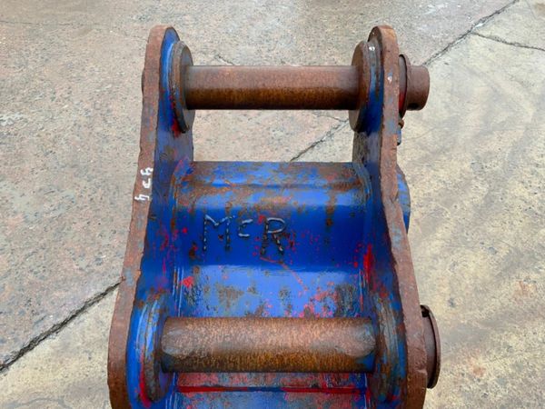 24" DIGGING BUCKET....80mm PINS........974. 328630594