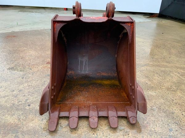35" DIGGING BUCKET....65mm PINS........003. 328631680