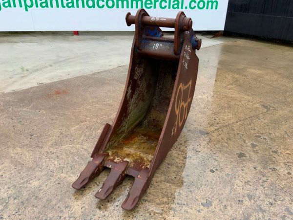 18" DIGGING BUCKET....65mm PINS....967. 328632223