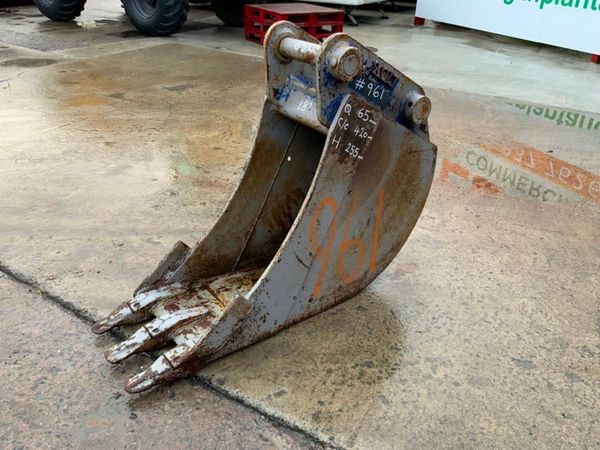18" SCOTT DIGGING BUCKET...65mm PINS.....961. 328633180