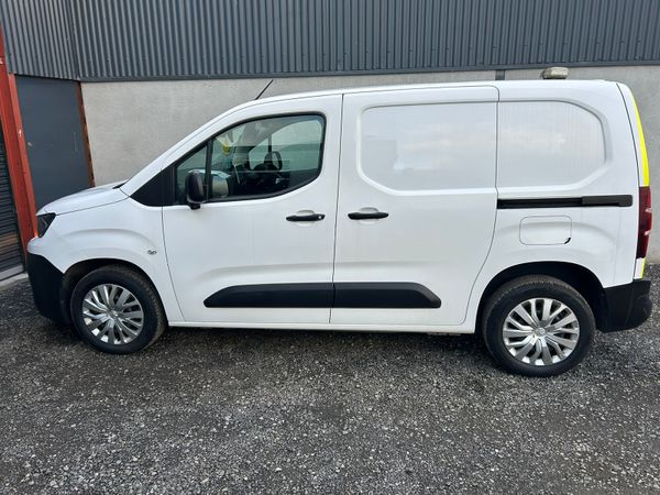 2019 Peugeot Partner 'Professional/ High spec 328929105