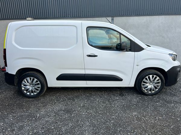 2019 Peugeot Partner 'Professional/ High spec 328929102