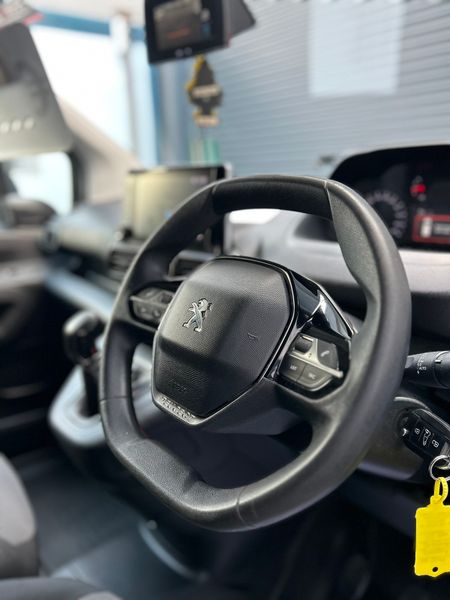 2019 Peugeot Partner 'Professional/ High spec 328929110