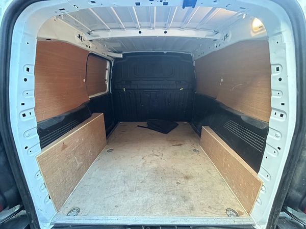 2019 Peugeot Partner 'Professional/ High spec 328929111