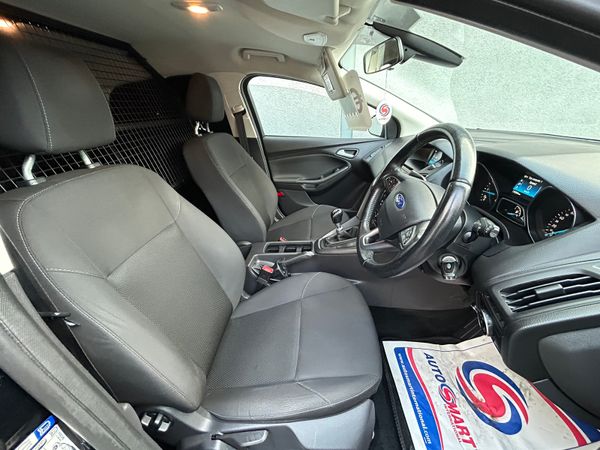 2017 Ford Focus Car/Van 'No VAT 328930763