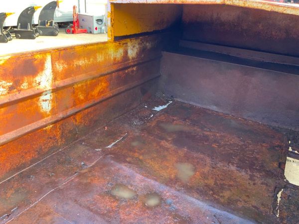 HOOK LOADER SKIP........THREE SURGEON.....1050 329024543