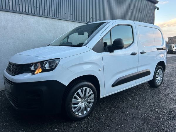 2021 Peugeot Partner 'Professional model 329313684