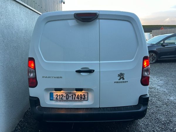 2021 Peugeot Partner 'Professional model 329313681