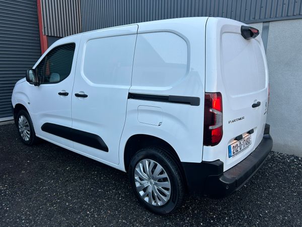 2021 Peugeot Partner 'Professional model 329313682