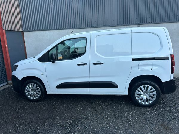 2021 Peugeot Partner 'Professional model 329313683