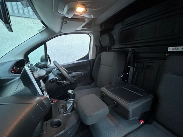 2021 Peugeot Partner 'Professional model 329313691