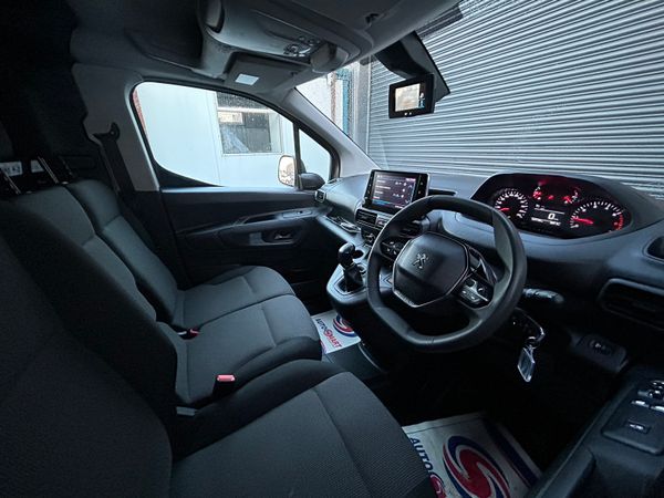 2021 Peugeot Partner 'Professional model 329313692