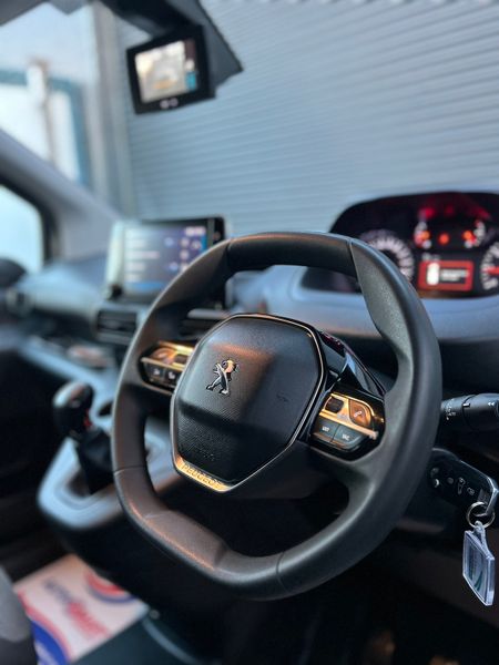 2021 Peugeot Partner 'Professional model 329313693