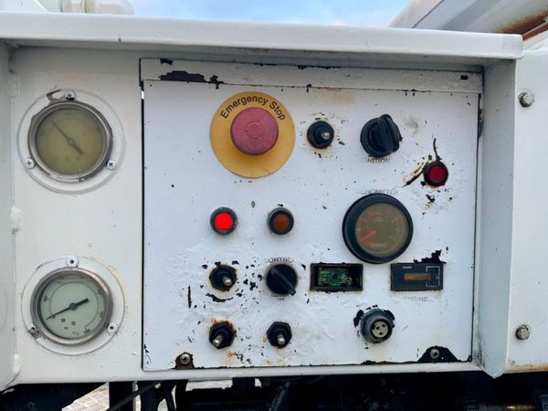 2010 MITSUBISHI CANTER CONCRETE PUMP.. 329910961
