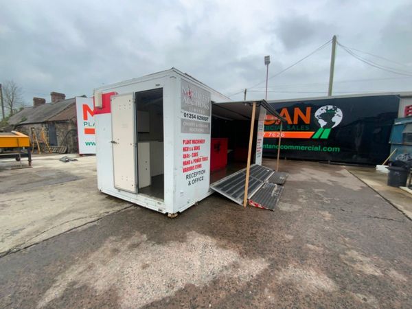 22ft EXHIBITION / OUTDOOR EVENTS BOX BODY. 320045491