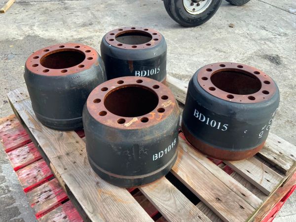 UNUSED ROR BRAKE DRUMS    10 x 225........2009. 320680967