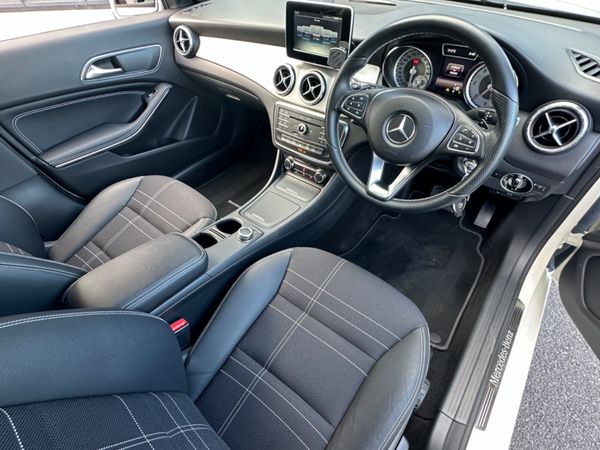 Mercedes-Benz CLA200d 321202371