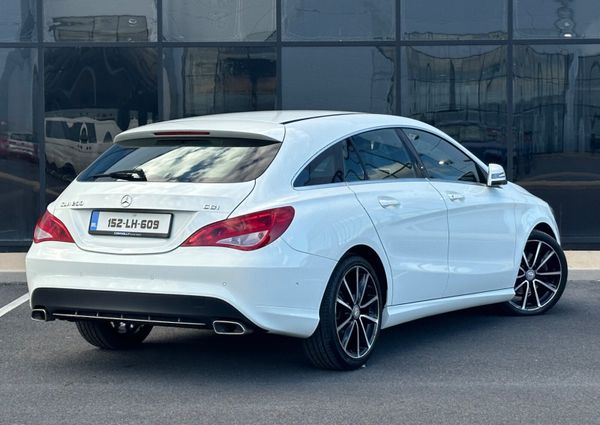 Mercedes-Benz CLA200d 321202386