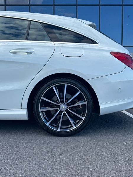 Mercedes-Benz CLA200d 321202388