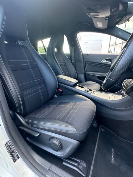 Mercedes-Benz CLA200d 321202383