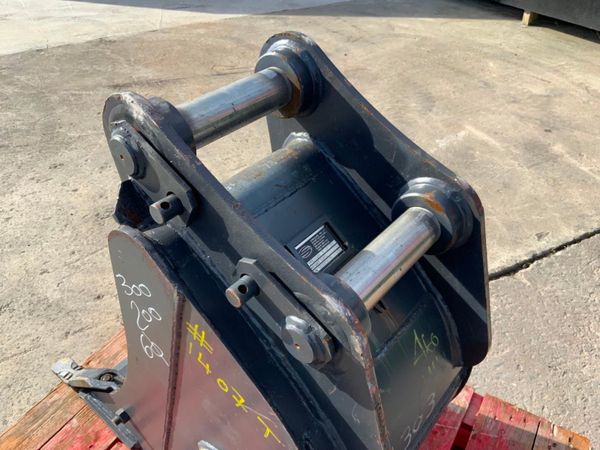 UNUSED 18" STRICKLAND BUCKET 60mm PINS...1407 321334796