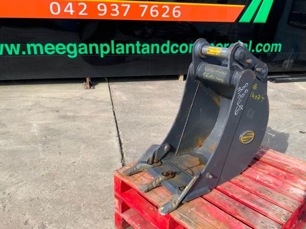 UNUSED 18" STRICKLAND BUCKET 60mm PINS...1407 321334792