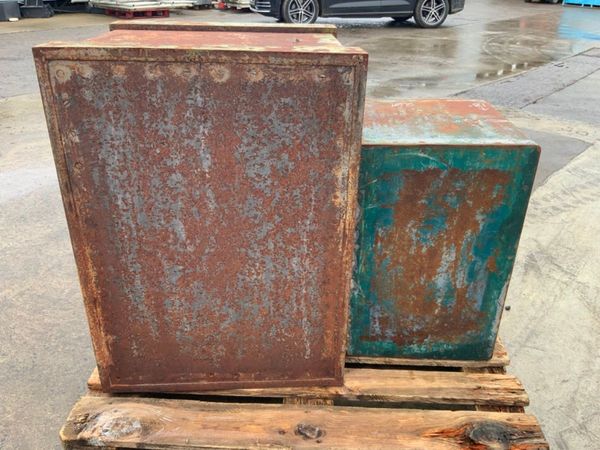 CAST IRON 'JOHN PORT' ANTIQUE SAFE...CHOICE.. 321461634