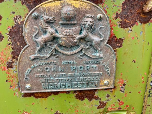 CAST IRON 'JOHN PORT' ANTIQUE SAFE...CHOICE.. 321461635