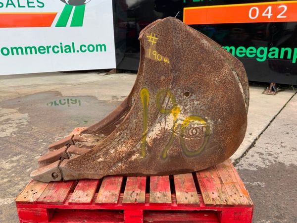 18" MILLAR SCOOP BUCKET......65mm PINS....190. 321800390