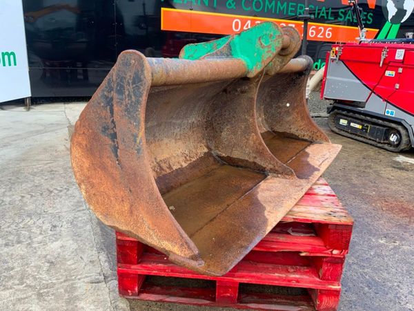 72" GRADING BUCKET...65mm PINS........191w. 322079055