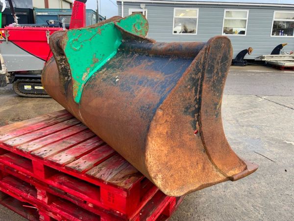 72" GRADING BUCKET...65mm PINS........191w. 322079053