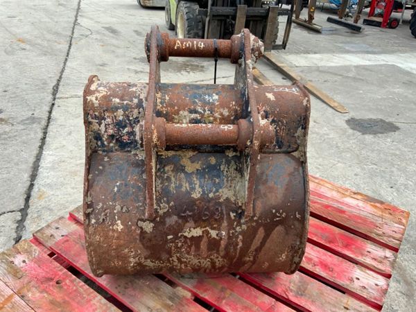24" CATERPILLAR BUCKET....45mm PINS.........192/1 322085922