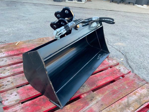NEW 32" TILTING BUCKET....25mm PINS........220w.. 322234436