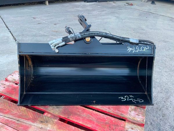 NEW 32" TILTING BUCKET....25mm PINS........220w.. 322234445