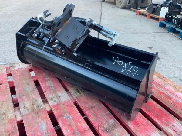 NEW 32" TILTING BUCKET....25mm PINS........220w.. 322234440