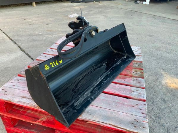 40" TILTING FINISHING BUCKET....25mm PINS...216w. 322294148