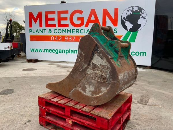 30" BMC DIGGING BUCKET.....60mm PINS.......187w. 322335068