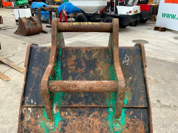 30" BMC DIGGING BUCKET.....60mm PINS.......187w. 322335075