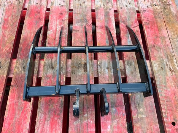 MICRO DIGGER LAWN RAKE....20mm PINS......258w. 322335639