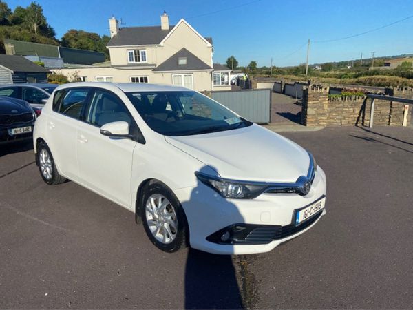 Toyota Auris 1.4 D-4d Luna 4DR 322342097