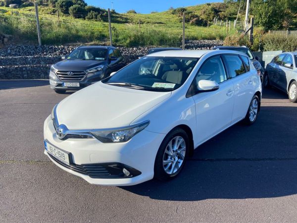 Toyota Auris 1.4 D-4d Luna 4DR 322342098