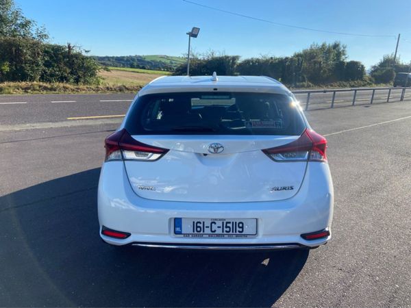 Toyota Auris 1.4 D-4d Luna 4DR 322342100