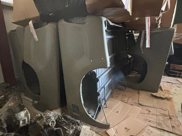New tub to fit Toyota Hilux 322639218