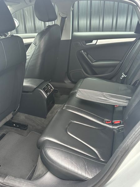 Audi A4 322837514