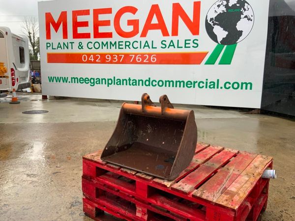 24"  MINI DIGGER BUCKET......30mm PINS........261v 323100669