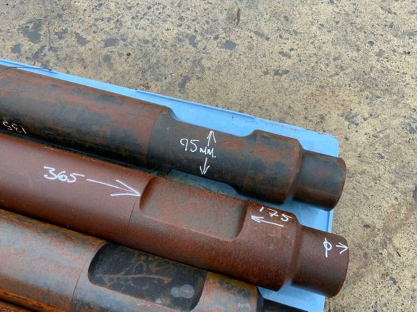 20 TON  BREAKER / HAMMER CHISELS....135mm...913 323239337