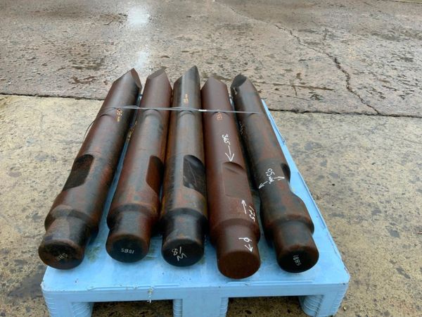 20 TON  BREAKER / HAMMER CHISELS....135mm...913 323239338