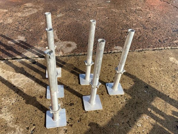 ALUMINIUM SCAFFOLDING JACK LEGS.......600w. 323356729