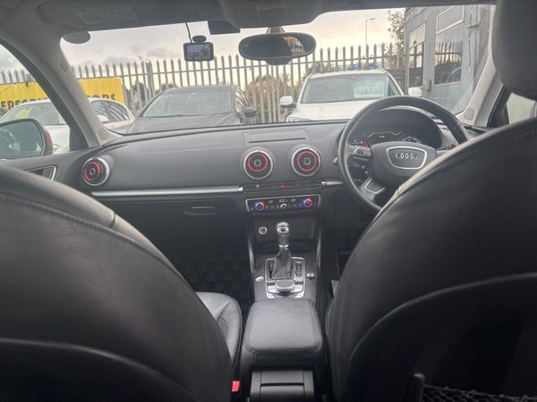 Audi a3 sports back  Leather seats Top specs 323357106